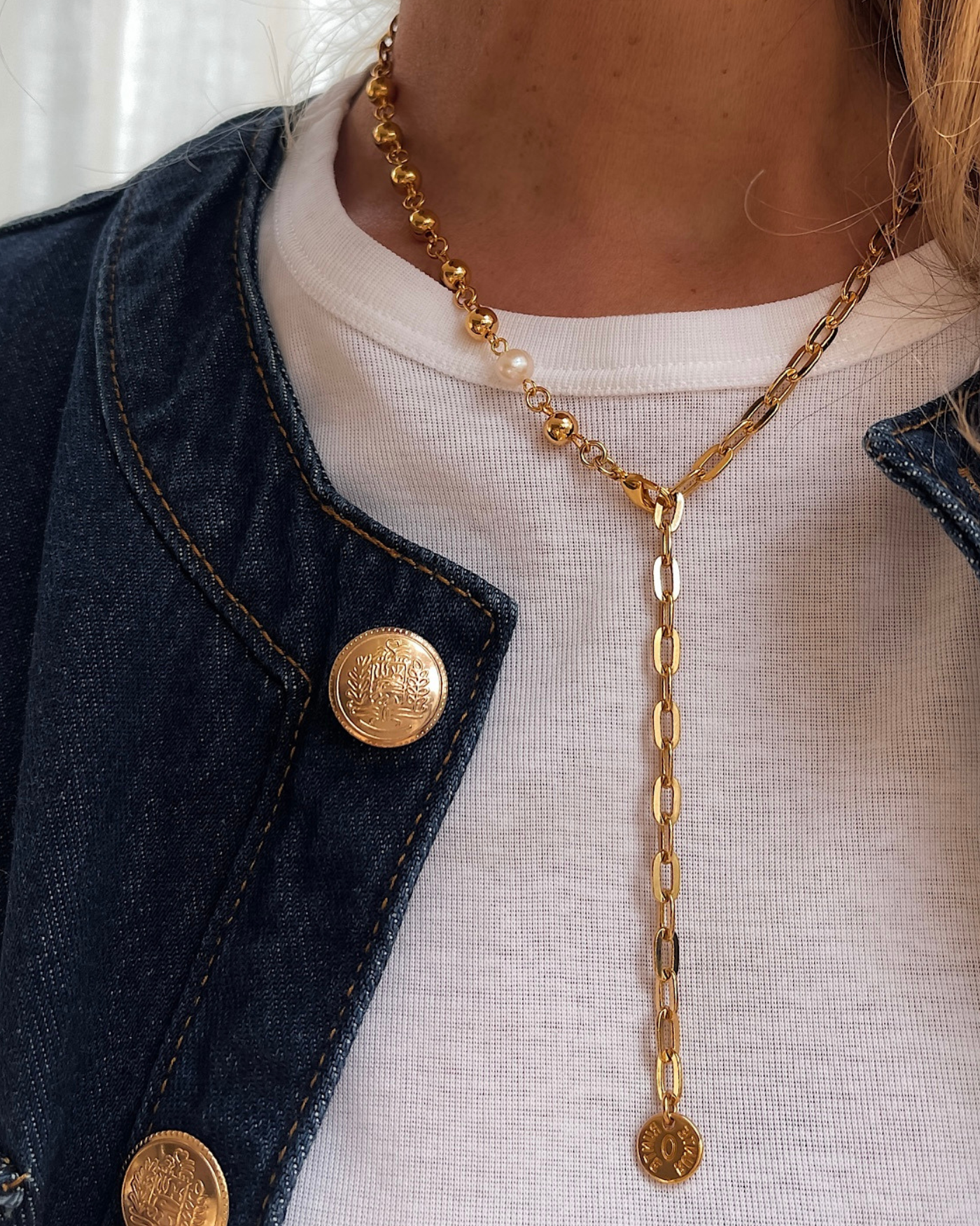 Kette Bubble, Tragebild als Ypsilonkette in Gold von Runte Schmuck