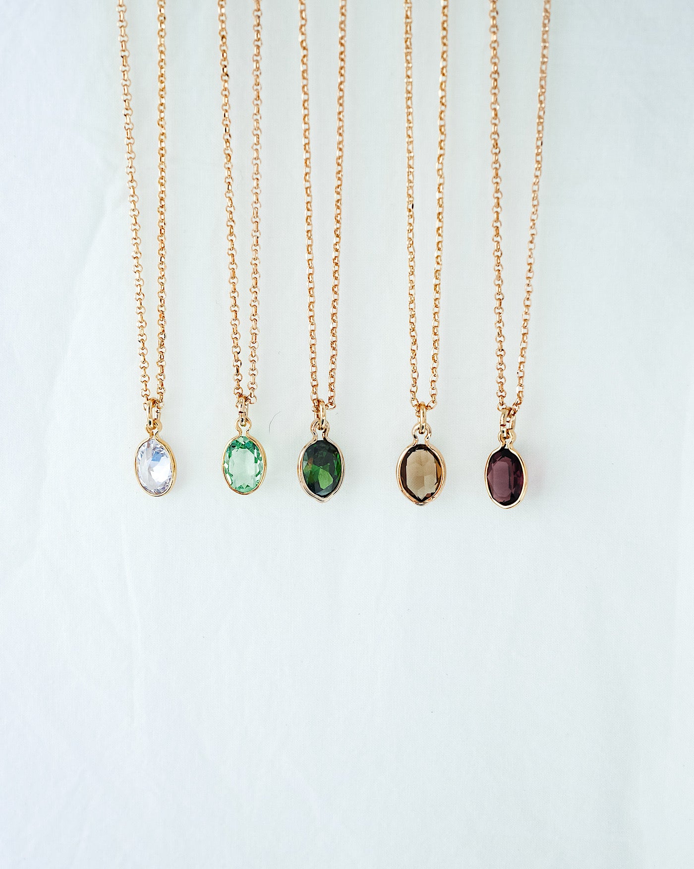 Alle Farben der Swarovski Anhänger in gold gefasst von Runte Schmuck